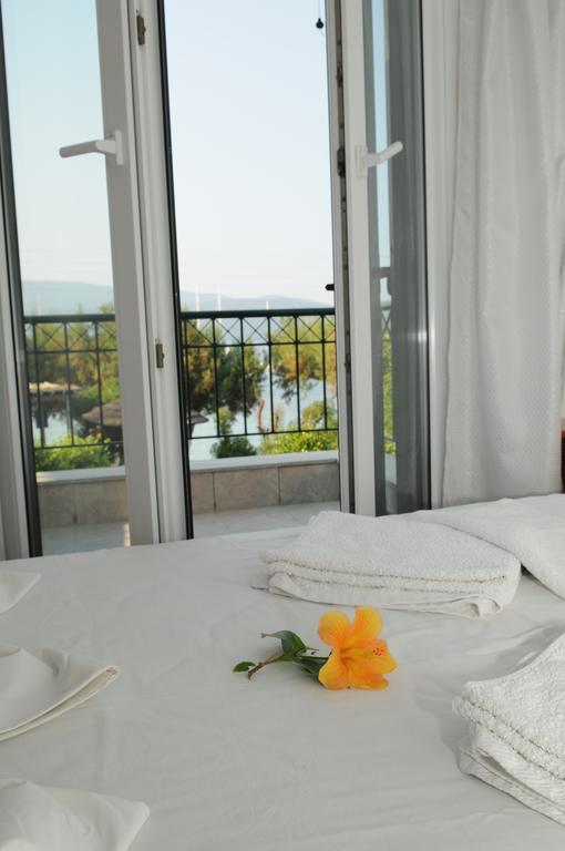 Posidonio Hotel Klima  Quarto foto